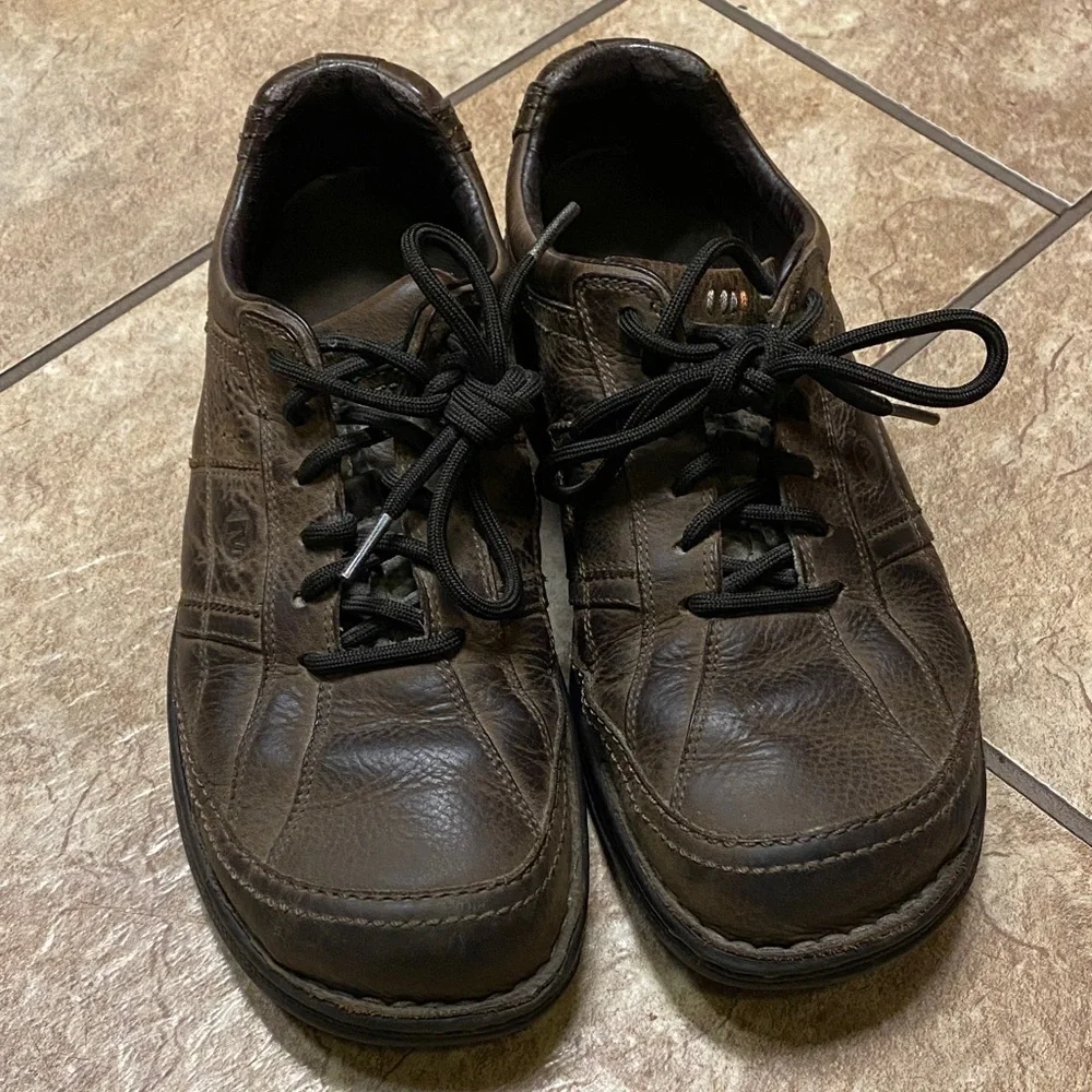 Men’s Merrell Dark Brown Leather Oxfords Size 9 Quiet Luxury Comfy Careers